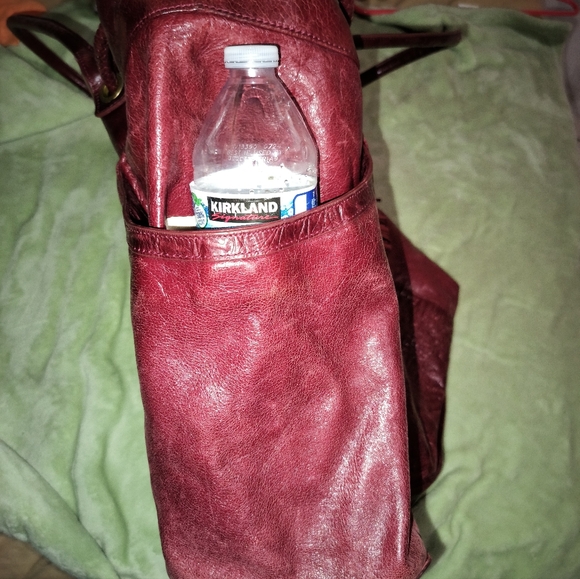 Charles David Red Alligator Embossed Leather Hobo Bag Purse. Large - Picture 14 of 16